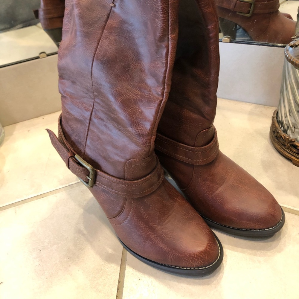 Women’s size 9 Rampage Boots